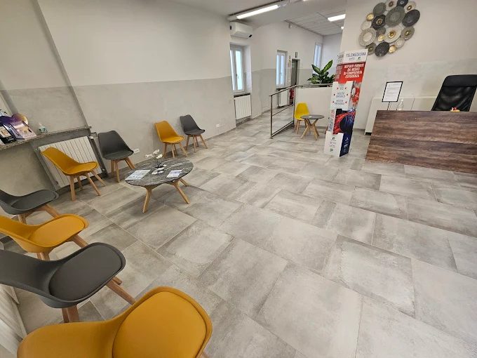 Centro Servizi Farmacia San Lorenzo, area attesa